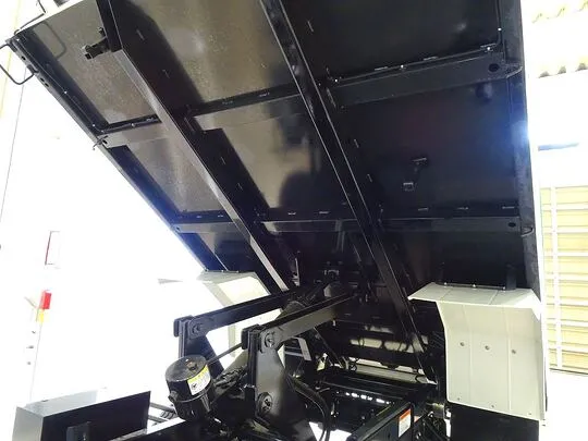 フォワード 3.5t 標準ベッドレス Lゲートダンプ 190ps 未使用車
