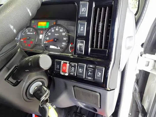 エルフ 1.8t 4WD FFL 標準 Wキャブ/垂直PG付 総重量5t未満