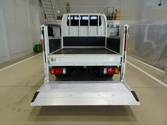 エルフ 1.8t 4WD FFL 標準 Wキャブ/垂直PG付 総重量5t未満