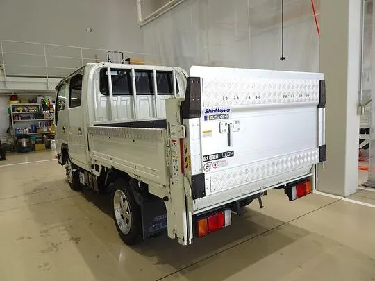 エルフ 1.8t 4WD FFL 標準 Wキャブ/垂直PG付 総重量5t未満