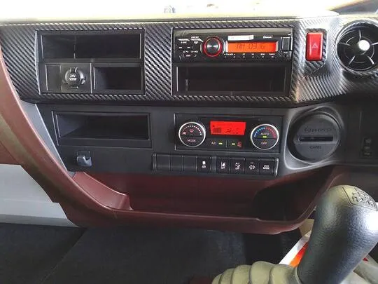 レンジャー 2.7t ワイドベッド付 アルミウイング リアエアサス 240ps 未使用車