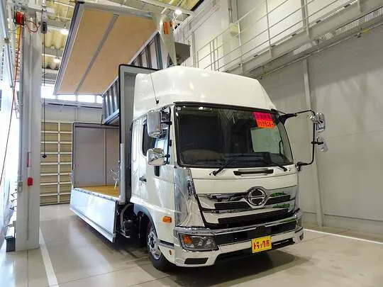 レンジャー 2.7t ワイドベッド付 アルミウイング リアエアサス 240ps 未使用車