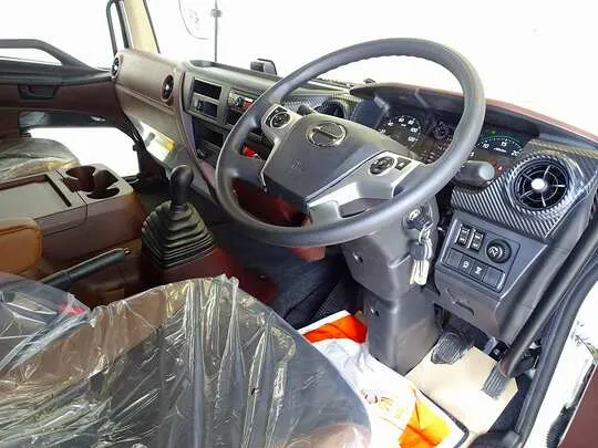 レンジャー 2.7t ワイドベッド付 アルミウイング リアエアサス 240ps 未使用車