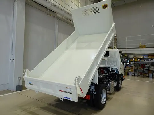 デュトロ 2t 4WD FJL 強化ダンプ 未使用車