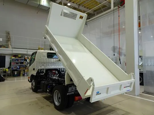 デュトロ 2t 4WD FJL 強化ダンプ 未使用車
