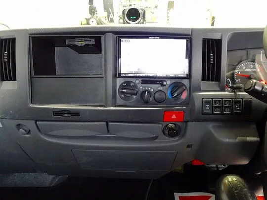 エルフ 1.5t 4WD FFL Sタイヤ 平ボデー