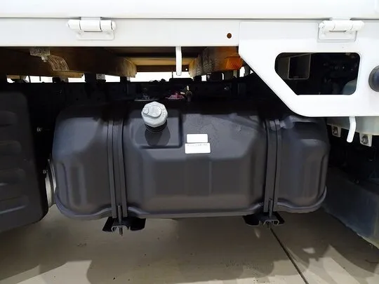 エルフ 1.5t 4WD FFL Sタイヤ 平ボデー
