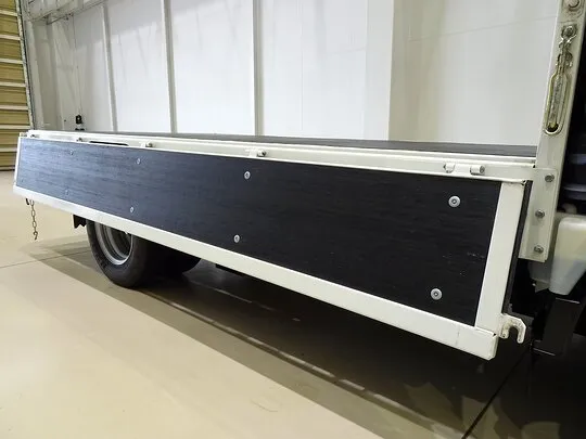 エルフ 2t FFL 標準 平ボデー 総重量5t未満