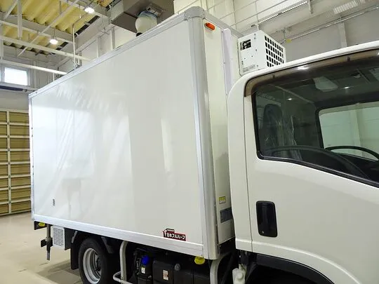 エルフ 1.85t FFL 標準 低温冷凍車 スタンバイ付 総重量5t未満