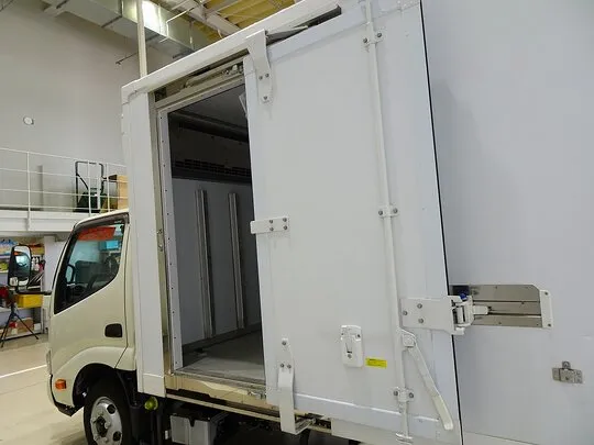 デュトロ 2t FJL 標準 低温冷凍車