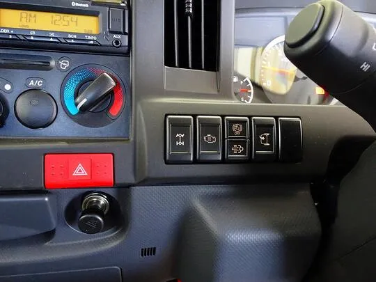 エルフ 2t 4WD FFL 強化ダンプ 未使用車