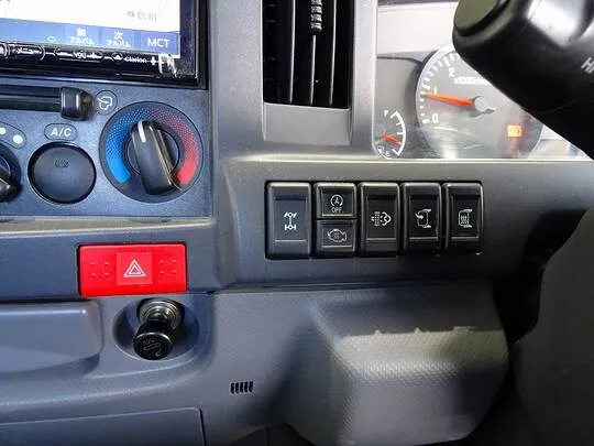 エルフ 1.5t 4WD FFL Sタイヤ 平ボデー