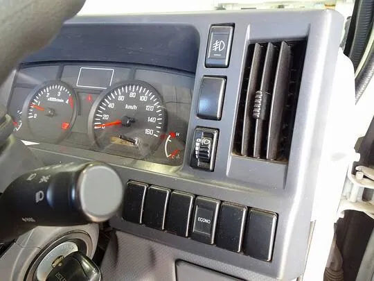 エルフ 1.5t 4WD FFL Sタイヤ 平ボデー