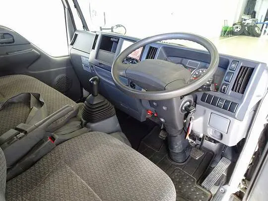 エルフ 1.5t 4WD FFL Sタイヤ 平ボデー